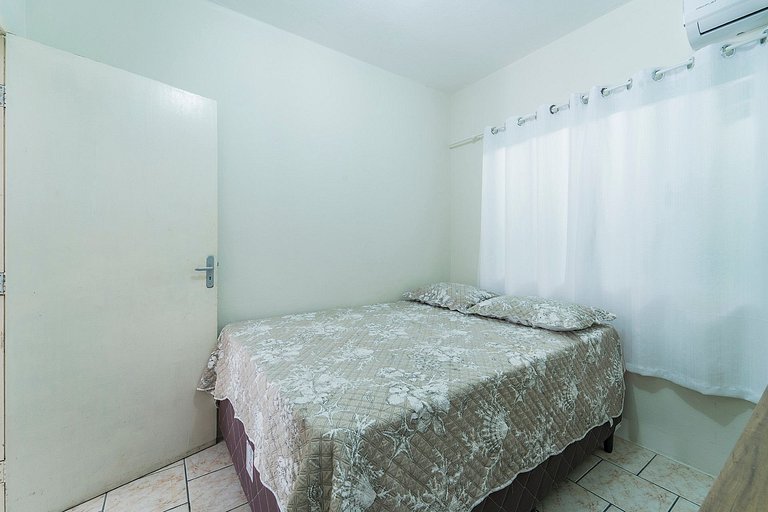 Casa localizada no Centro de Bombinhas
