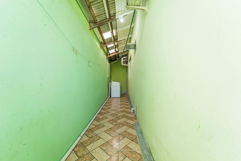 Casa localizada no Centro de Bombinhas