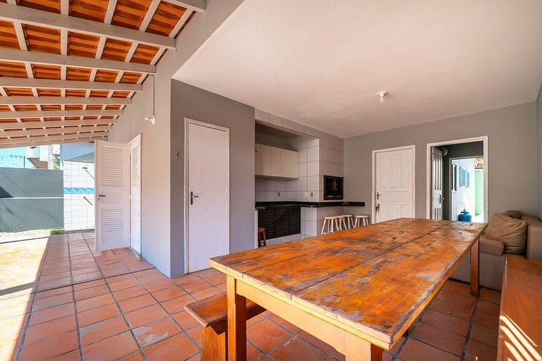Linda Casa em Bombas a 150m da Praia