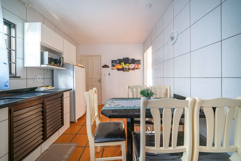 Linda Casa em Bombas a 150m da Praia