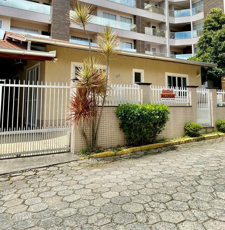 Casa no Centro de Bombinhas