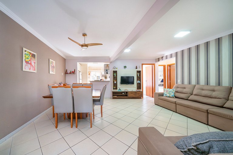 APT 214 Cond Solar das Bromélias