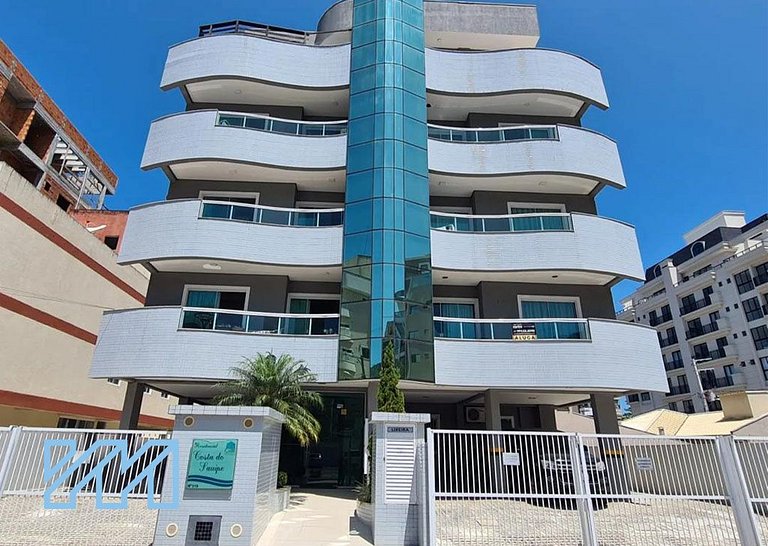 Cobertura com Piscina e Vista Mar a 4 Minutos da Praia de Bo