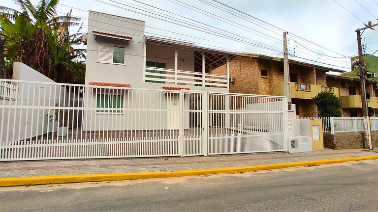 Casa a 50 metros da Praia de 4 Ilhas