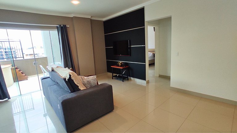 Cobertura com Piscina e Vista Mar a 4 Minutos da Praia de Bo