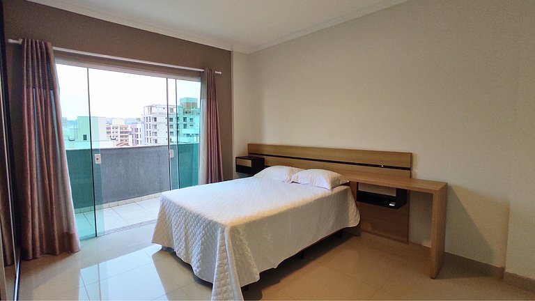 Piscina Privativa e Vista Mar: Sua Cobertura Perfeita a 4 Mi