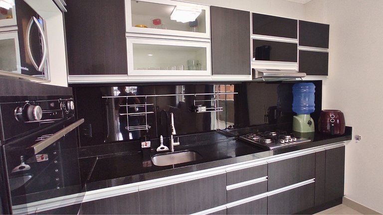 Piscina Privativa e Vista Mar: Sua Cobertura Perfeita a 4 Mi