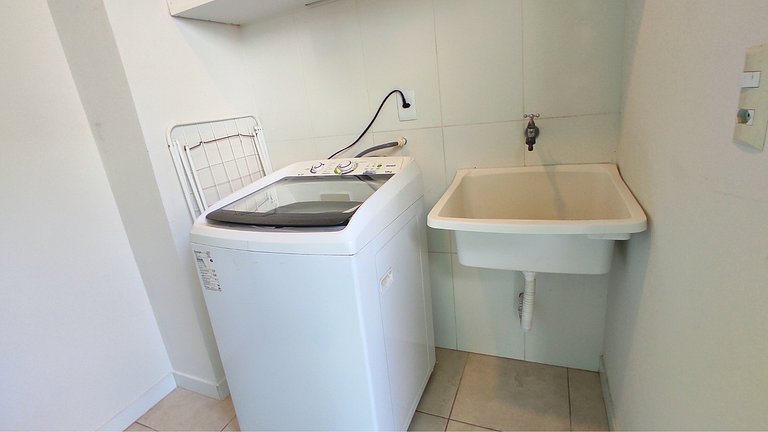 Piscina Privativa e Vista Mar: Sua Cobertura Perfeita a 4 Mi