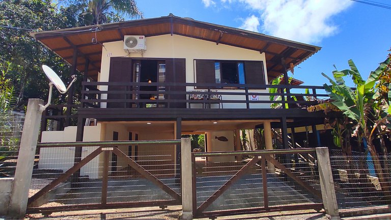 Casa de Praia Aconchegante em Bombinhas