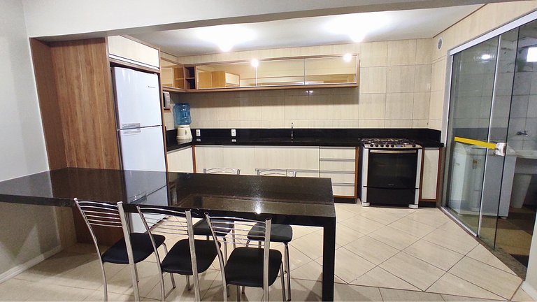 Apartamento a 2 minutos de caminhada da praia de Bombinhas