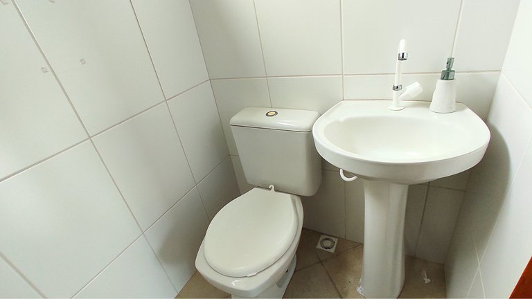 Apartamento 3 Quartos na Praia de Bombas: Apenas 3 Minutinho