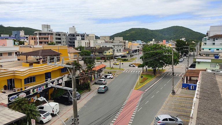 Apartamento 3 Quartos na Praia de Bombas: Apenas 3 Minutinho