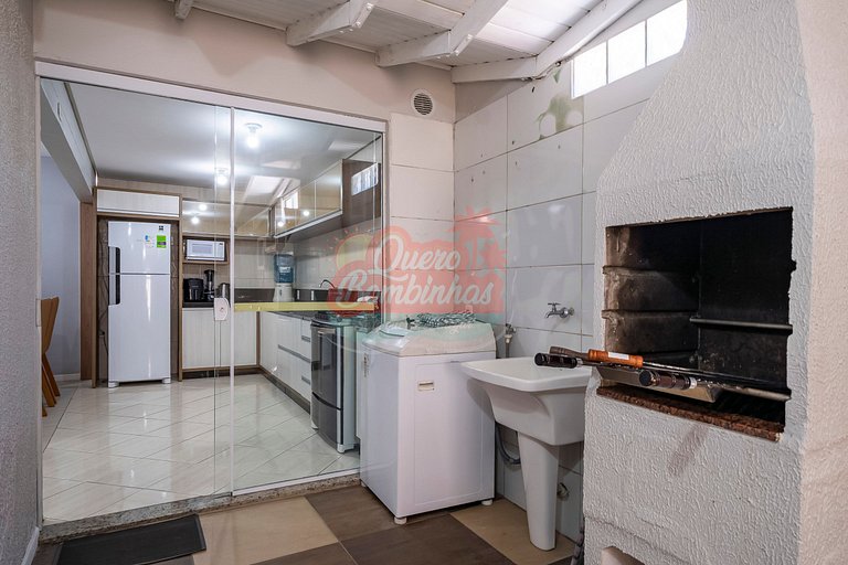 Apartamento a 2 minutos de caminhada da praia de Bombinhas